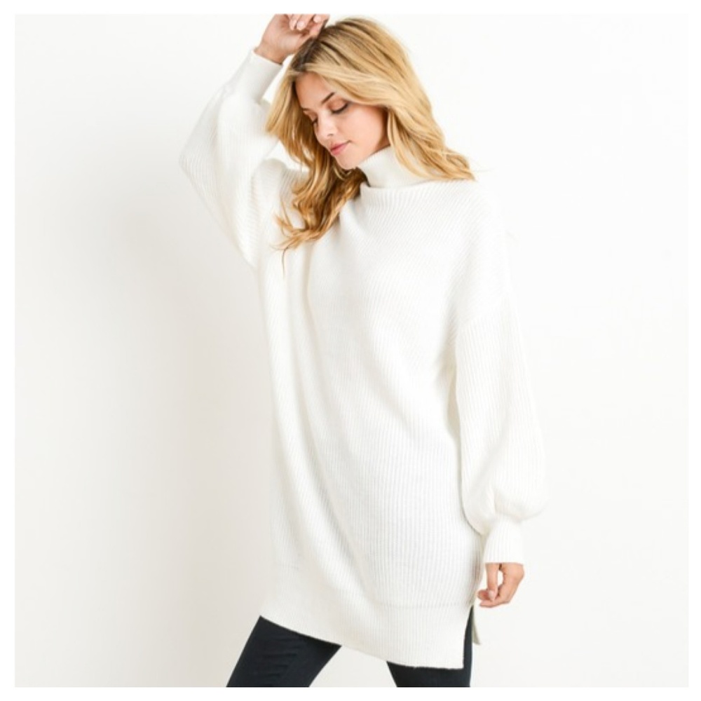 🦋MAKE AN OFFER!🦋 Ivory Turtleneck Sweater - Picture 4 of 5